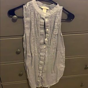 Sleeves less button up blouse